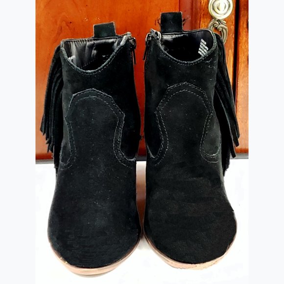 Steve Madden Ponncho Black Suede Fringe Ankle Boots Pre-owned great condition 👀 - Picture 5 of 8